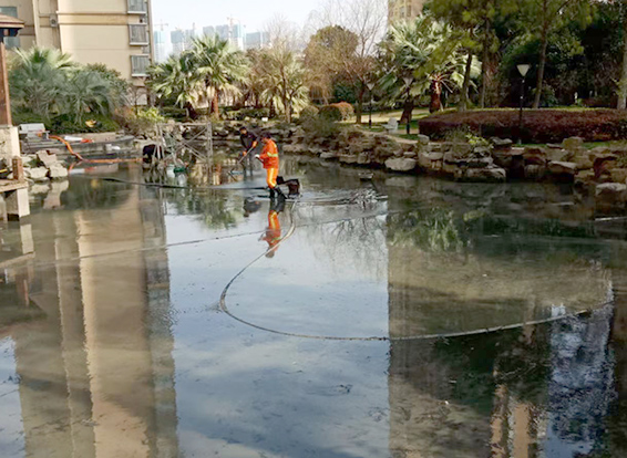 蒙山景观池淤泥清理